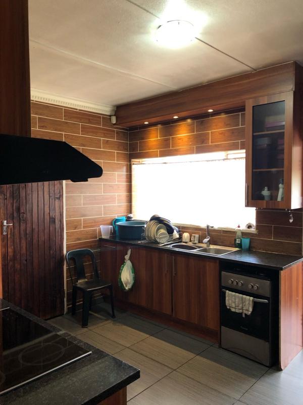 5 Bedroom Property for Sale in Rhodesfield Gauteng