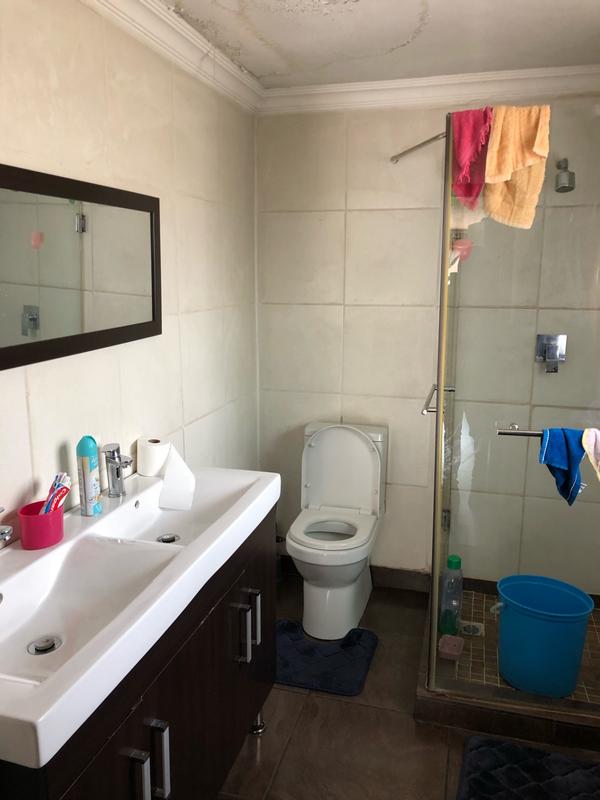 5 Bedroom Property for Sale in Rhodesfield Gauteng