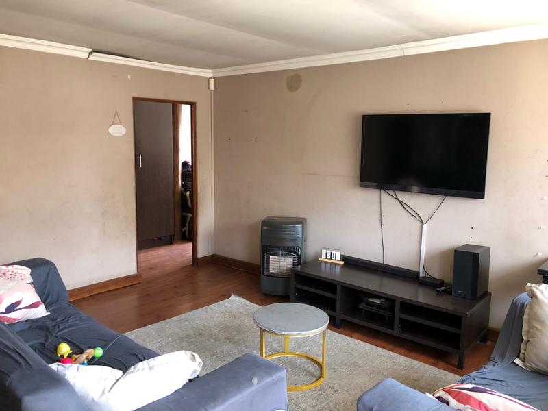5 Bedroom Property for Sale in Rhodesfield Gauteng