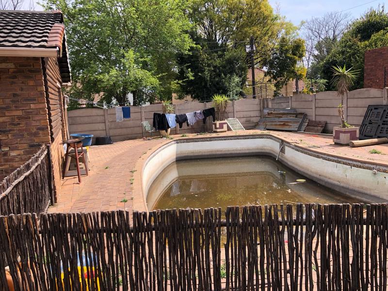 5 Bedroom Property for Sale in Rhodesfield Gauteng