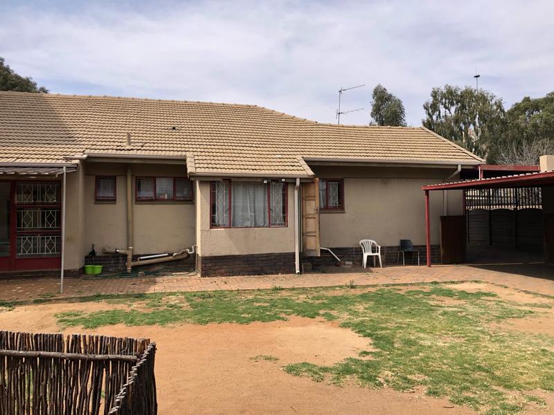 5 Bedroom Property for Sale in Rhodesfield Gauteng
