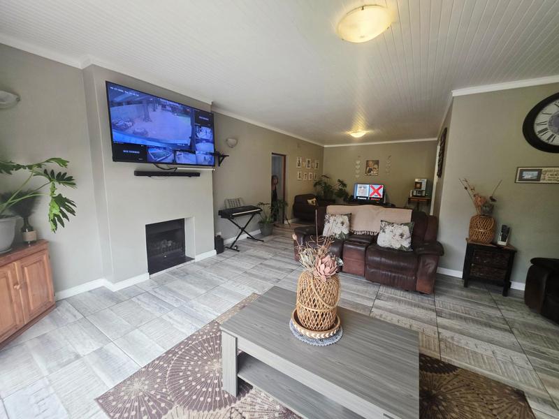 5 Bedroom Property for Sale in Terenure Gauteng