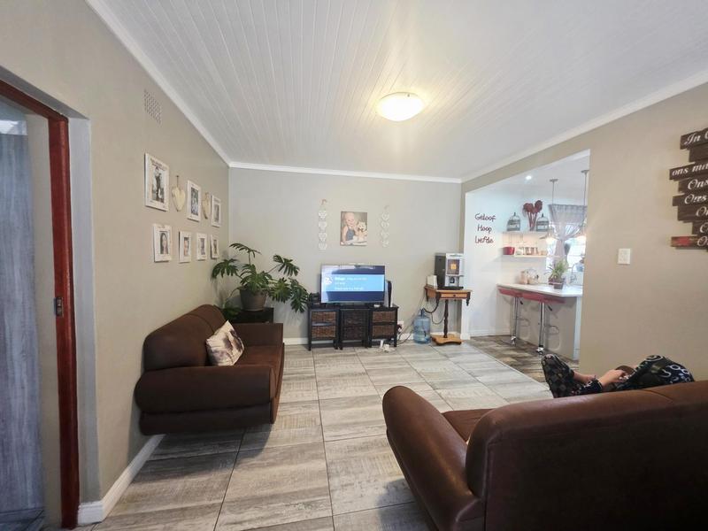 5 Bedroom Property for Sale in Terenure Gauteng