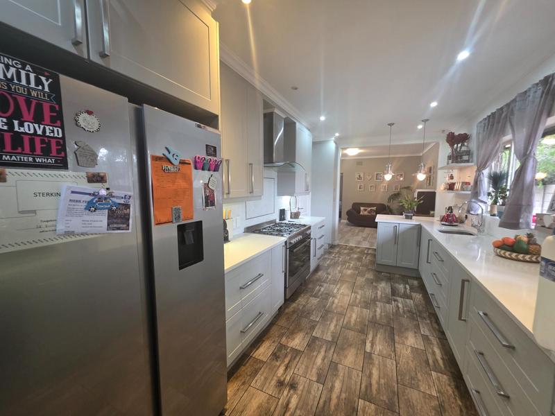 5 Bedroom Property for Sale in Terenure Gauteng