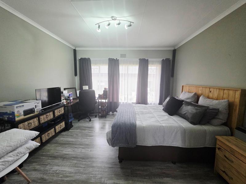 5 Bedroom Property for Sale in Terenure Gauteng