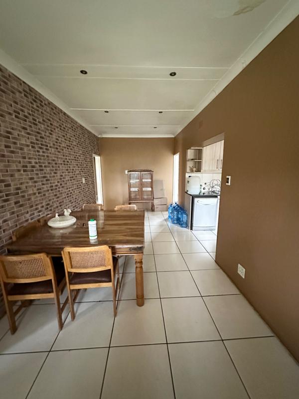 5 Bedroom Property for Sale in Selcourt Gauteng