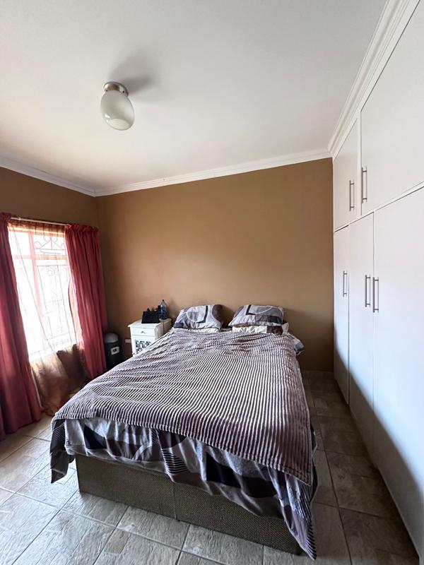 5 Bedroom Property for Sale in Selcourt Gauteng