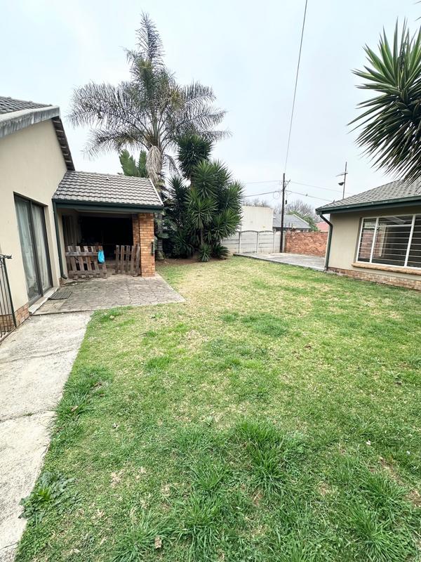 5 Bedroom Property for Sale in Selcourt Gauteng