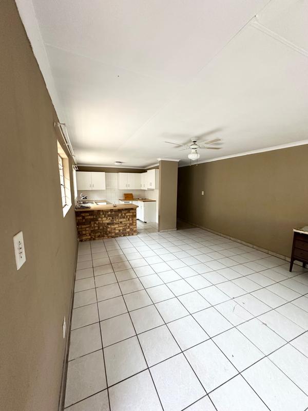 5 Bedroom Property for Sale in Selcourt Gauteng