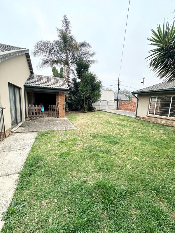 5 Bedroom Property for Sale in Selcourt Gauteng