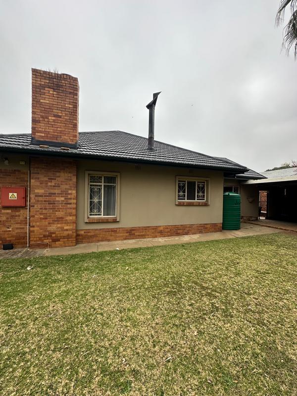 5 Bedroom Property for Sale in Selcourt Gauteng