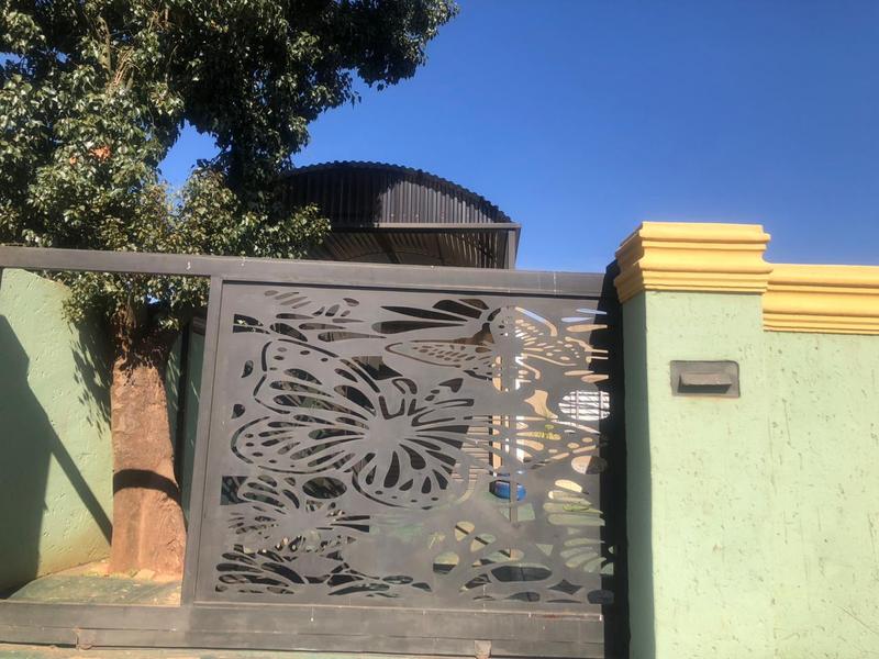 1 Bedroom Property for Sale in Bram Fischerville Gauteng