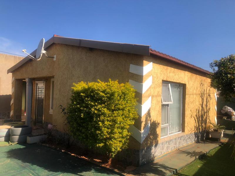 1 Bedroom Property for Sale in Bram Fischerville Gauteng
