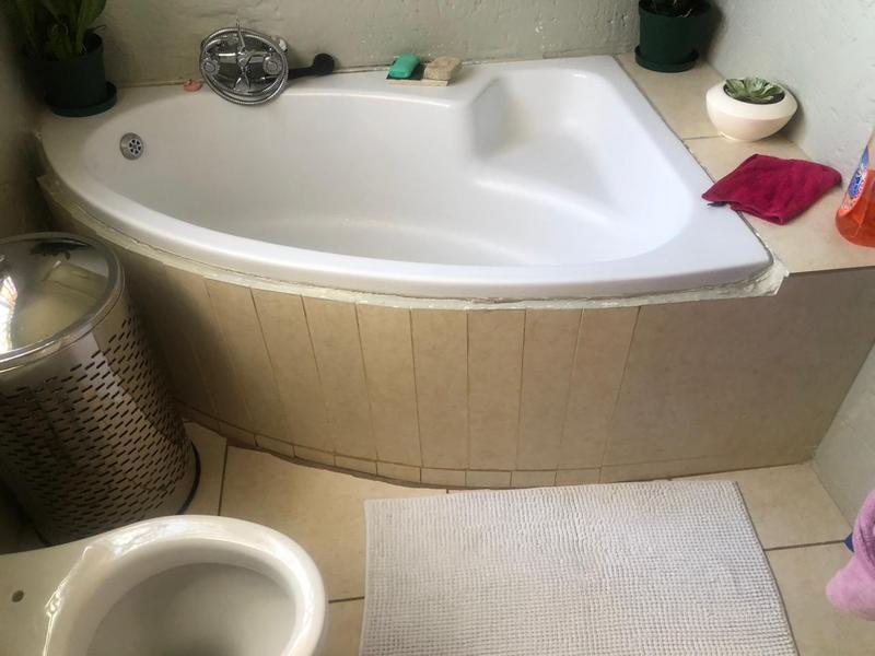 1 Bedroom Property for Sale in Bram Fischerville Gauteng