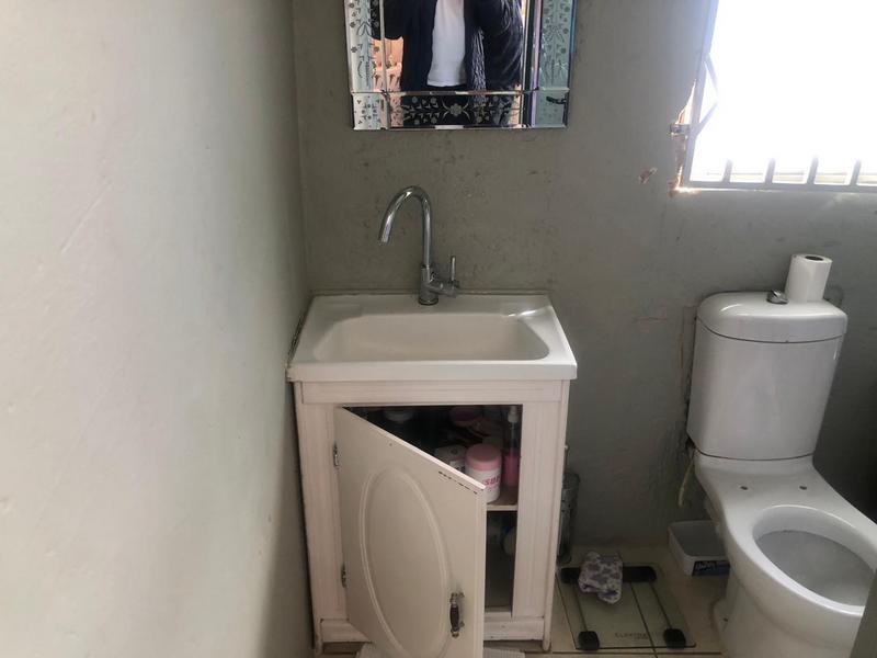 1 Bedroom Property for Sale in Bram Fischerville Gauteng