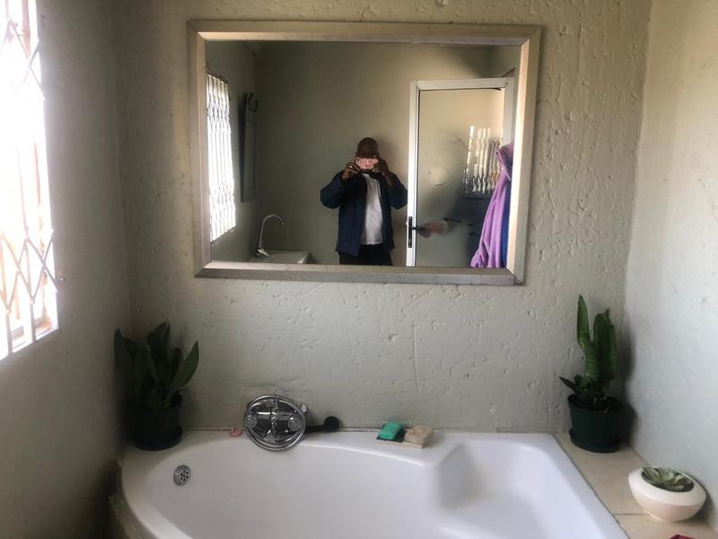 1 Bedroom Property for Sale in Bram Fischerville Gauteng
