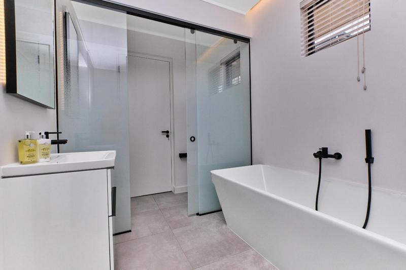 1 Bedroom Property for Sale in Hyde Park Gauteng