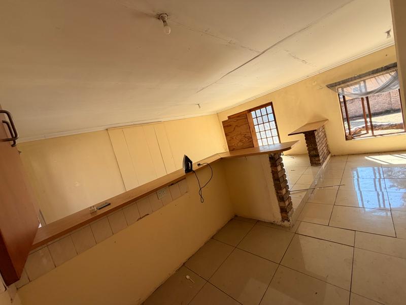 6 Bedroom Property for Sale in Heuweloord Gauteng