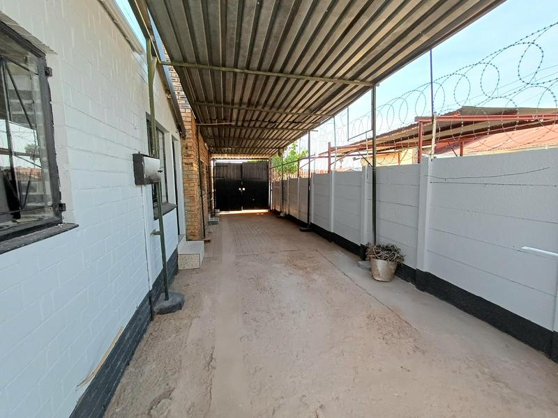 To Let 2 Bedroom Property for Rent in Laudium Gauteng