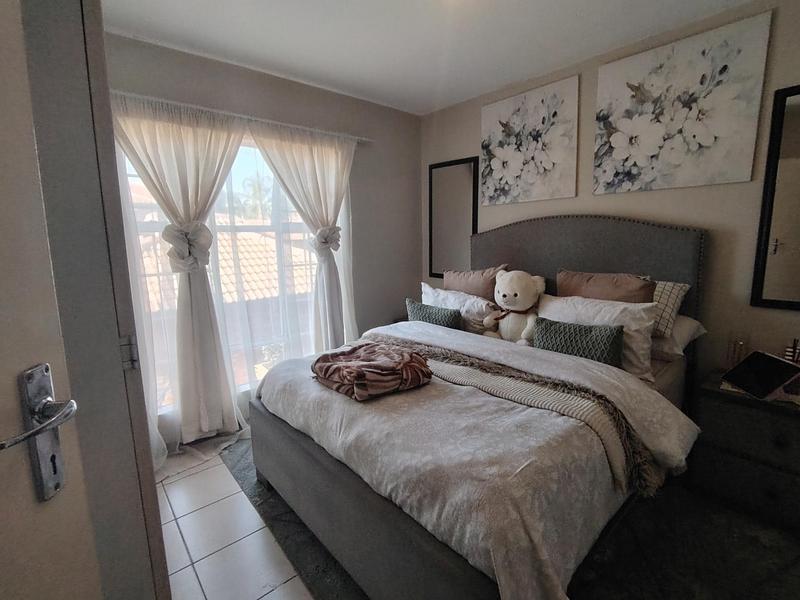 To Let 2 Bedroom Property for Rent in Die Hoewes Gauteng