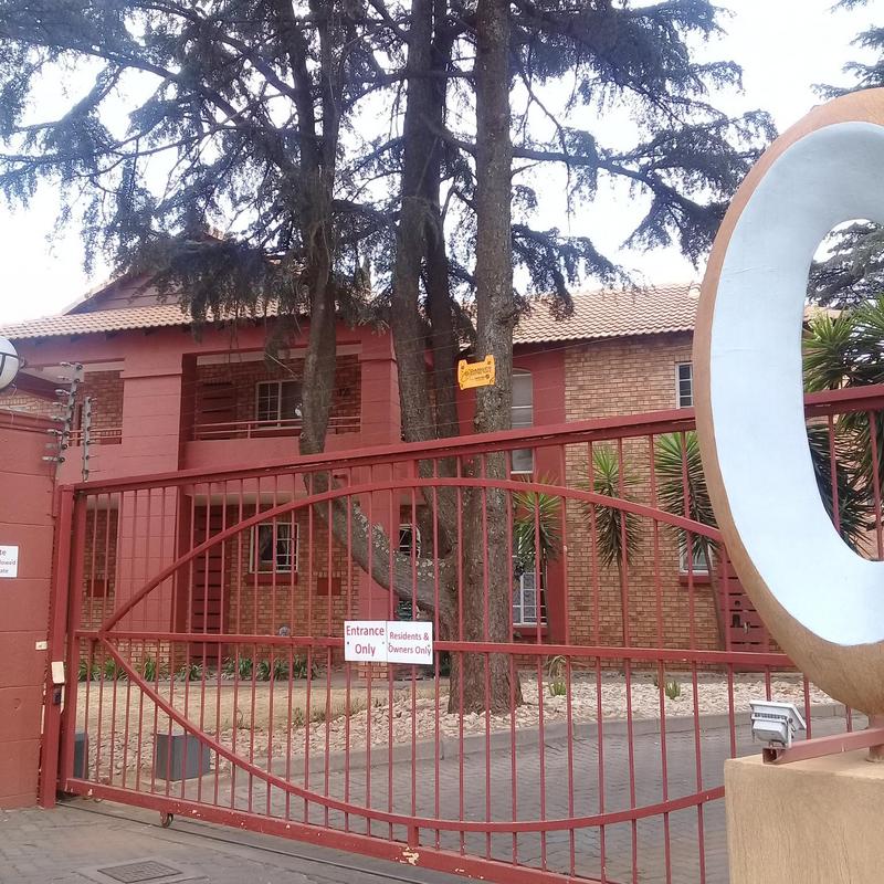 To Let 2 Bedroom Property for Rent in Die Hoewes Gauteng