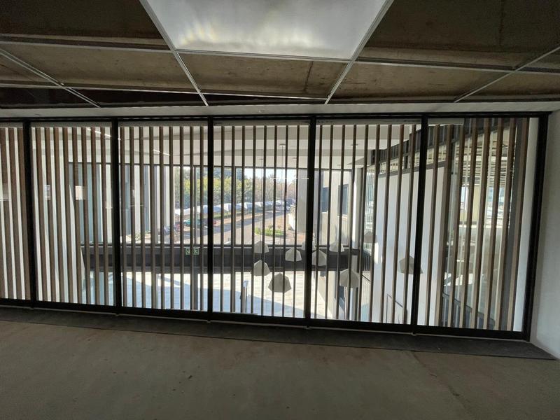 To Let Commercial Property for Rent in Die Hoewes Gauteng
