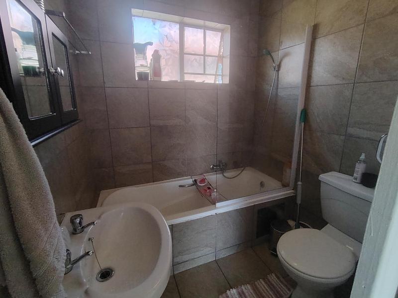 To Let 2 Bedroom Property for Rent in Zwartkop Gauteng