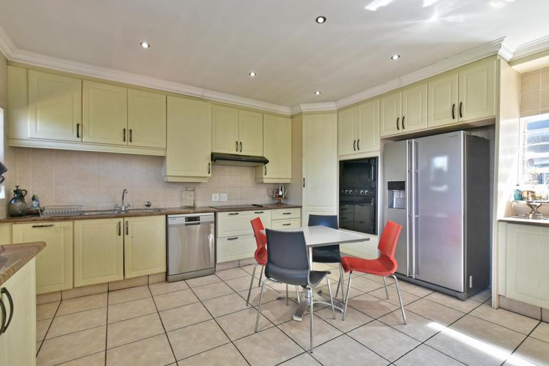 3 Bedroom Property for Sale in Glenvista Gauteng