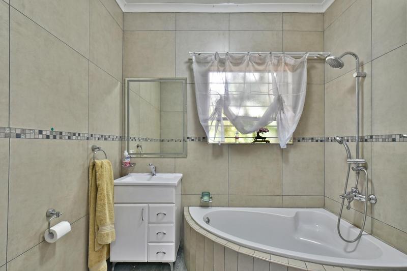 3 Bedroom Property for Sale in Glenvista Gauteng