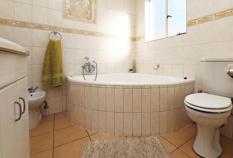 3 Bedroom Property for Sale in Honeyhills Gauteng