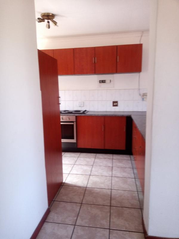To Let 2 Bedroom Property for Rent in Helderkruin Gauteng