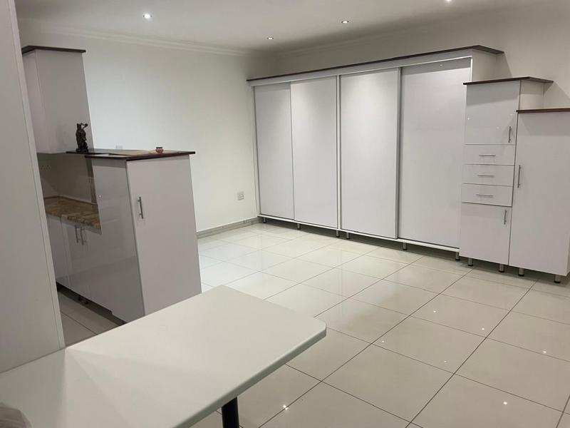 1 Bedroom Property for Sale in Northcliff Gauteng