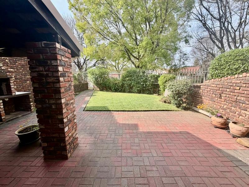 2 Bedroom Property for Sale in Flora Gardens Gauteng