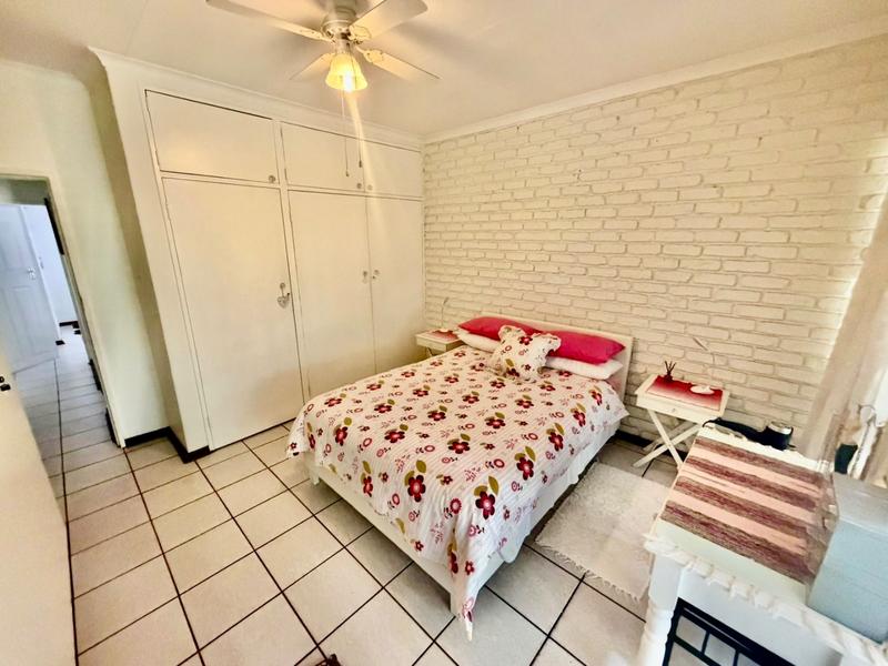 2 Bedroom Property for Sale in Flora Gardens Gauteng