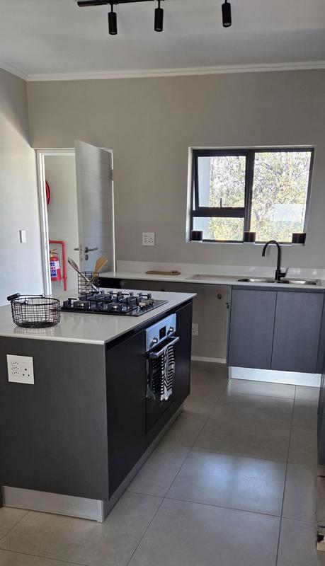 To Let 2 Bedroom Property for Rent in Atholl Gauteng
