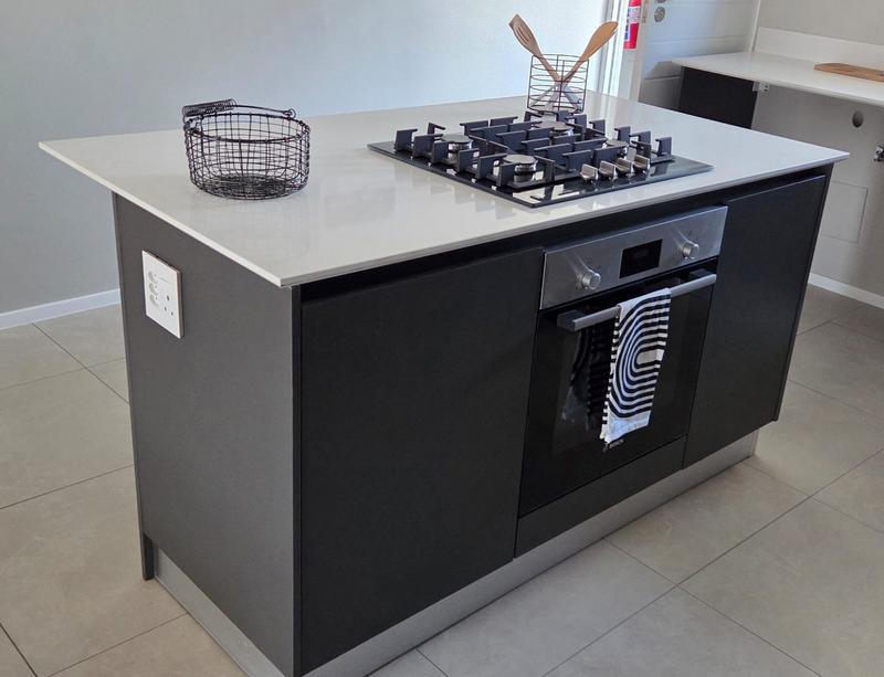 To Let 2 Bedroom Property for Rent in Atholl Gauteng
