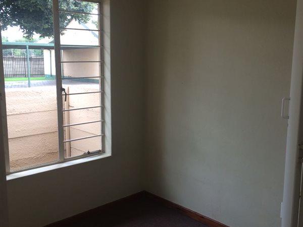 To Let 2 Bedroom Property for Rent in Wierda Park Gauteng