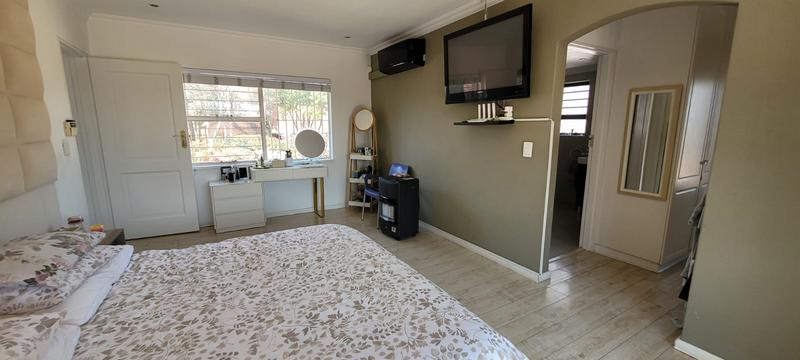 4 Bedroom Property for Sale in Bassonia Gauteng