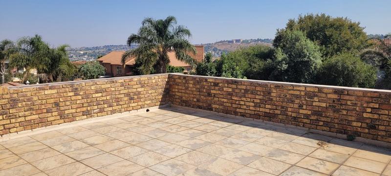 4 Bedroom Property for Sale in Bassonia Gauteng