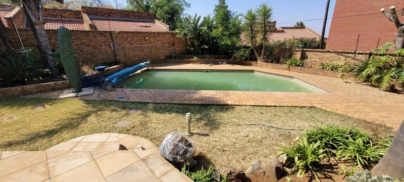 4 Bedroom Property for Sale in Bassonia Gauteng