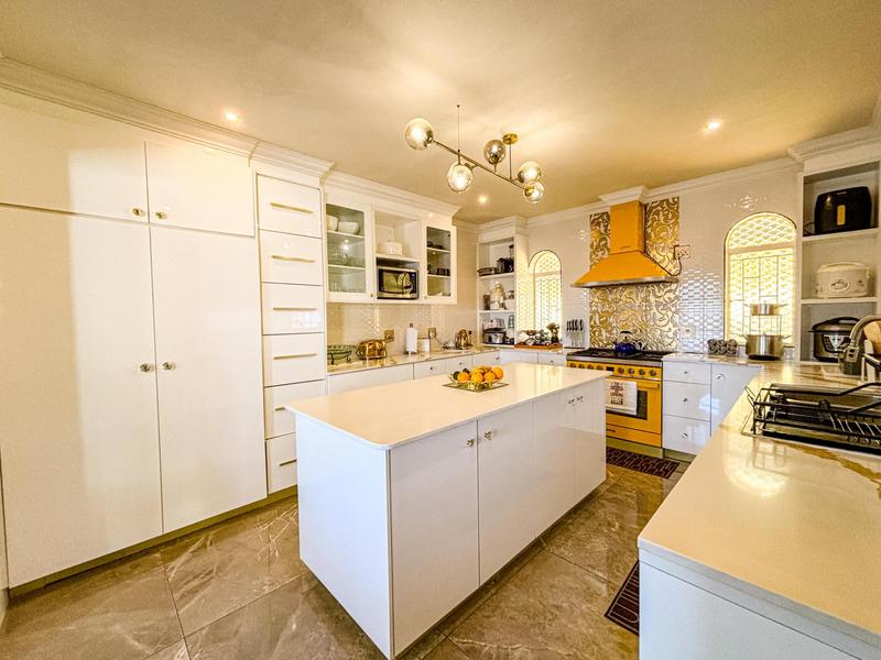 7 Bedroom Property for Sale in Glenvista Gauteng