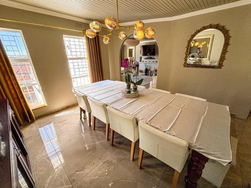 7 Bedroom Property for Sale in Glenvista Gauteng