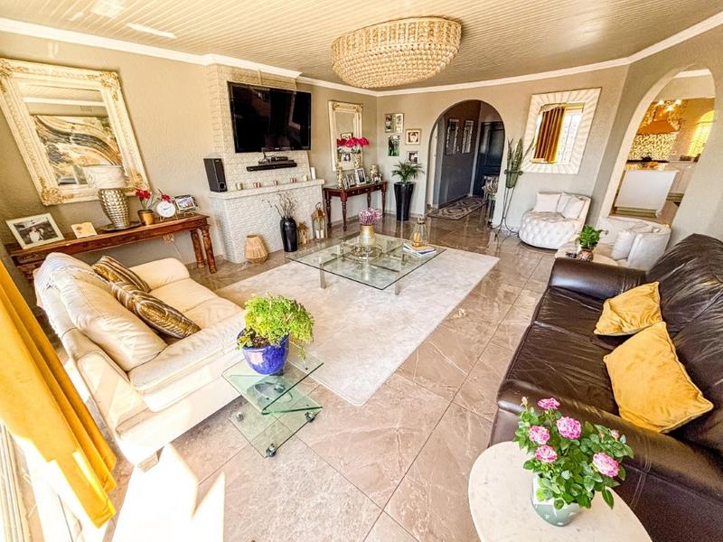 7 Bedroom Property for Sale in Glenvista Gauteng