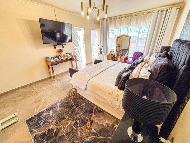 7 Bedroom Property for Sale in Glenvista Gauteng