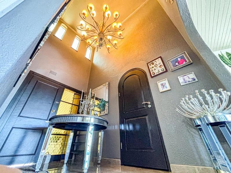 7 Bedroom Property for Sale in Glenvista Gauteng