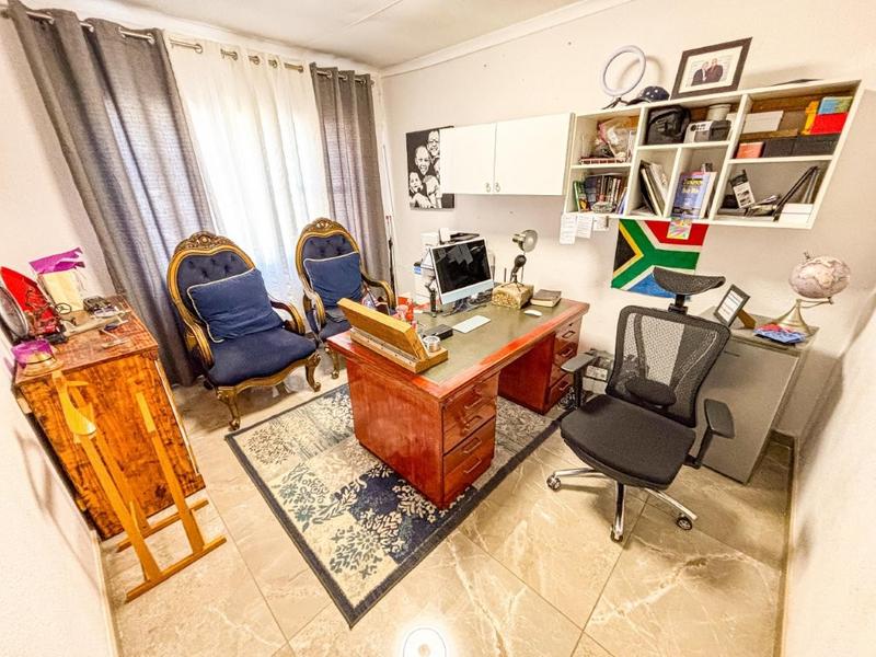 7 Bedroom Property for Sale in Glenvista Gauteng