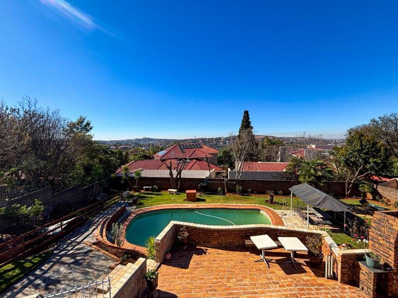 7 Bedroom Property for Sale in Glenvista Gauteng