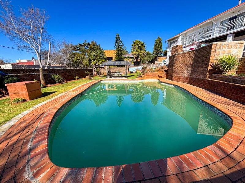 7 Bedroom Property for Sale in Glenvista Gauteng