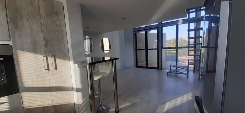 1 Bedroom Property for Sale in Rooihuiskraal North Gauteng