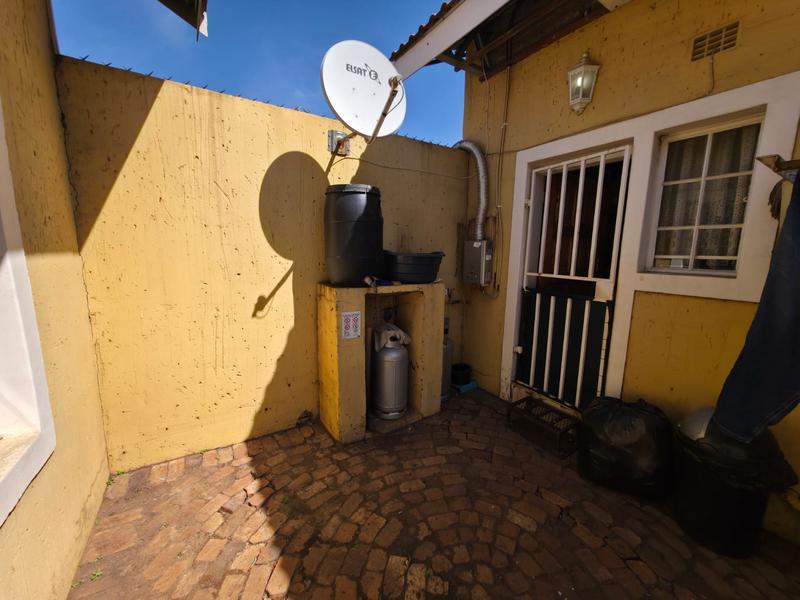2 Bedroom Property for Sale in Kookrus Gauteng